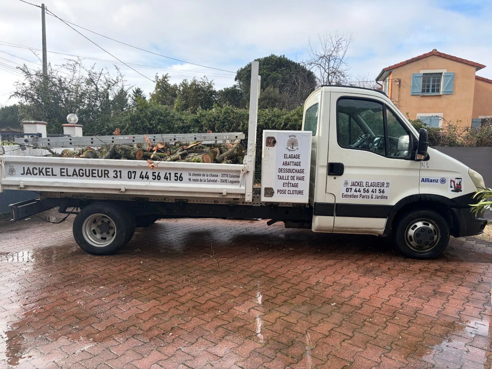 Camion benne Jackel Élagueur 31 : élagage, abattage, dessouchage, taille de haie